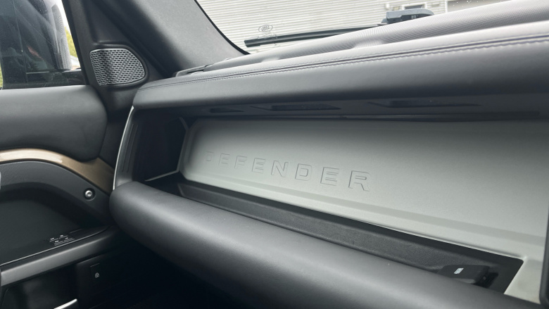 Land Rover Defender 3.0 D250 X-Dynamic S 90 3dr Auto Diesel Estate